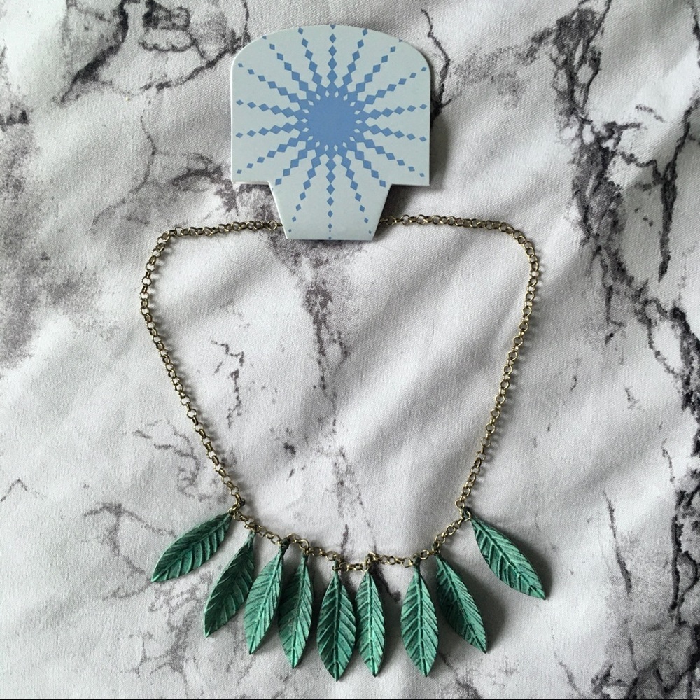 NWT ModCloth Frond Finery Necklace